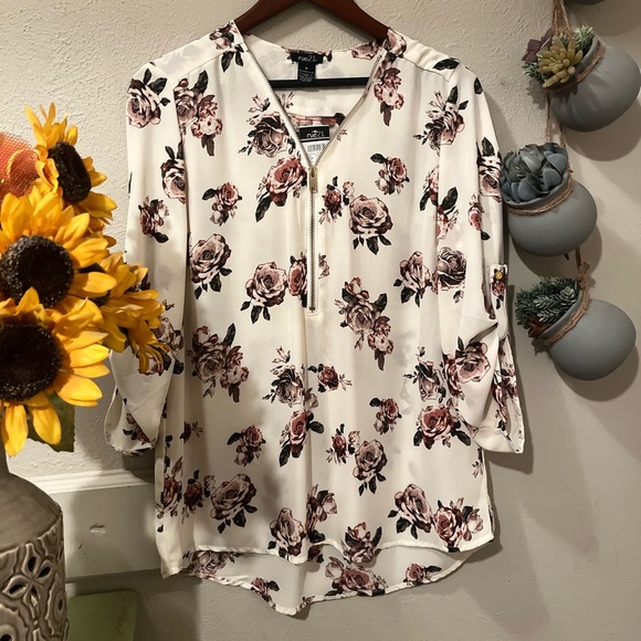 Rue21 Floral Blouse NWT - Picture 3 of 7